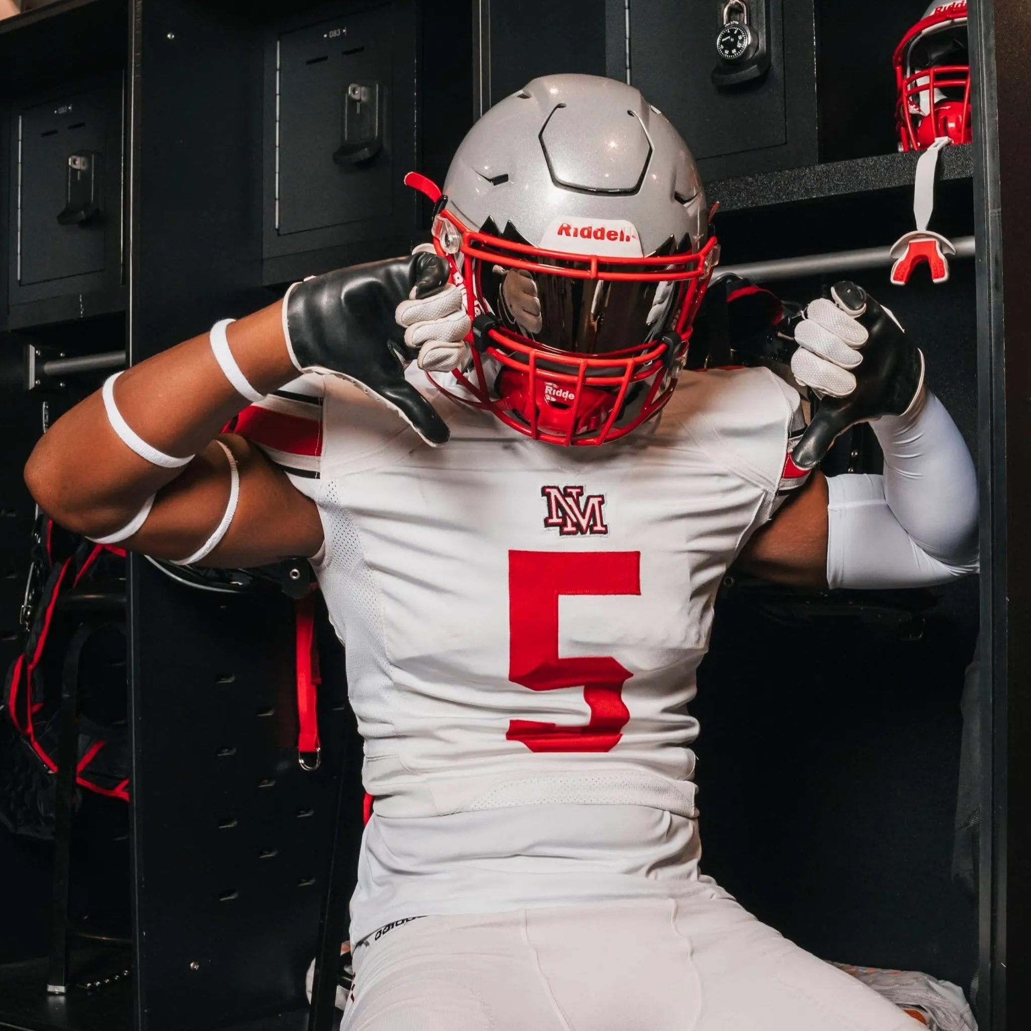 FOOTBALL VISOR 3.0 (CHROME)