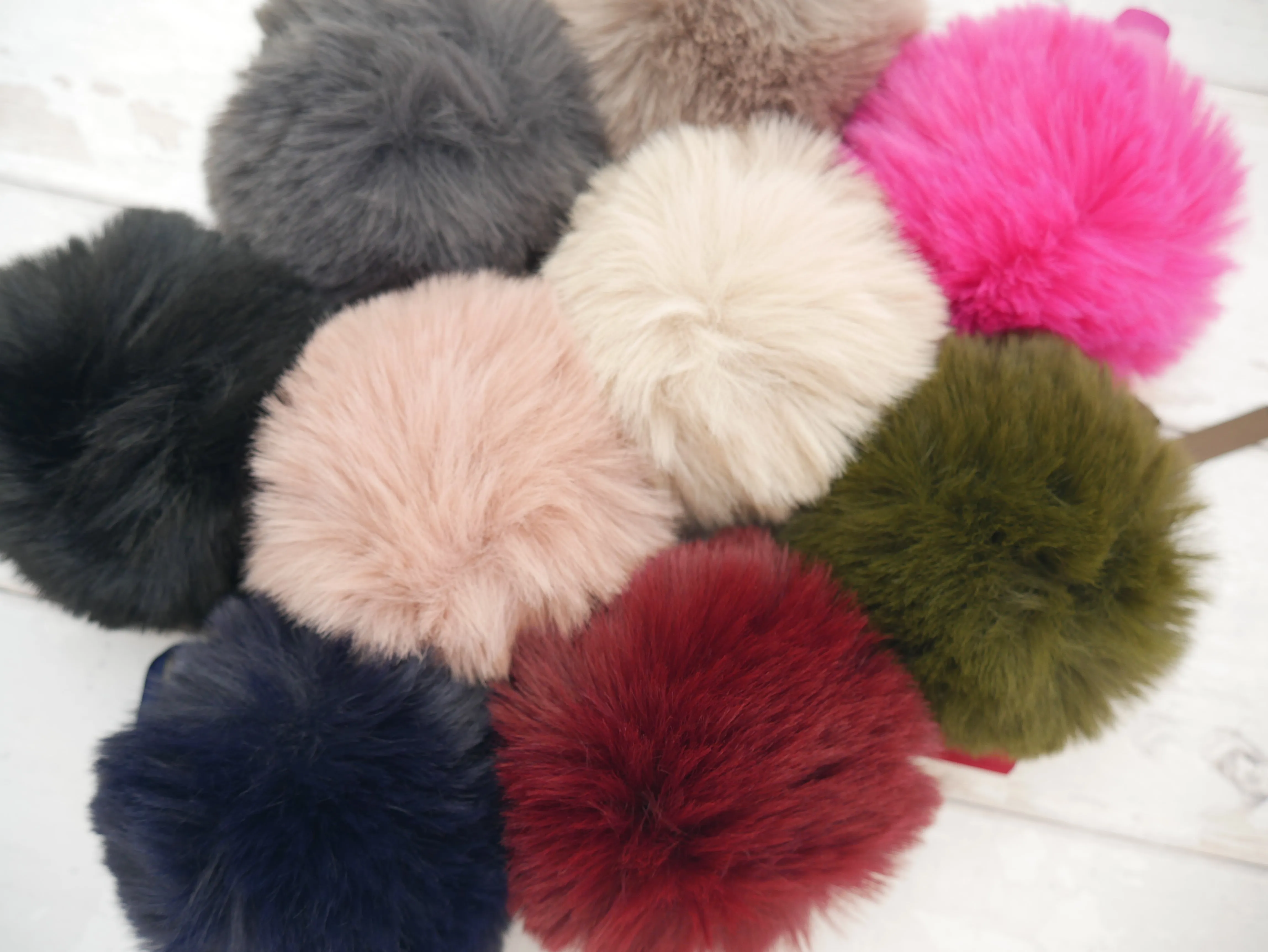 Fur Pom Pom, Blush
