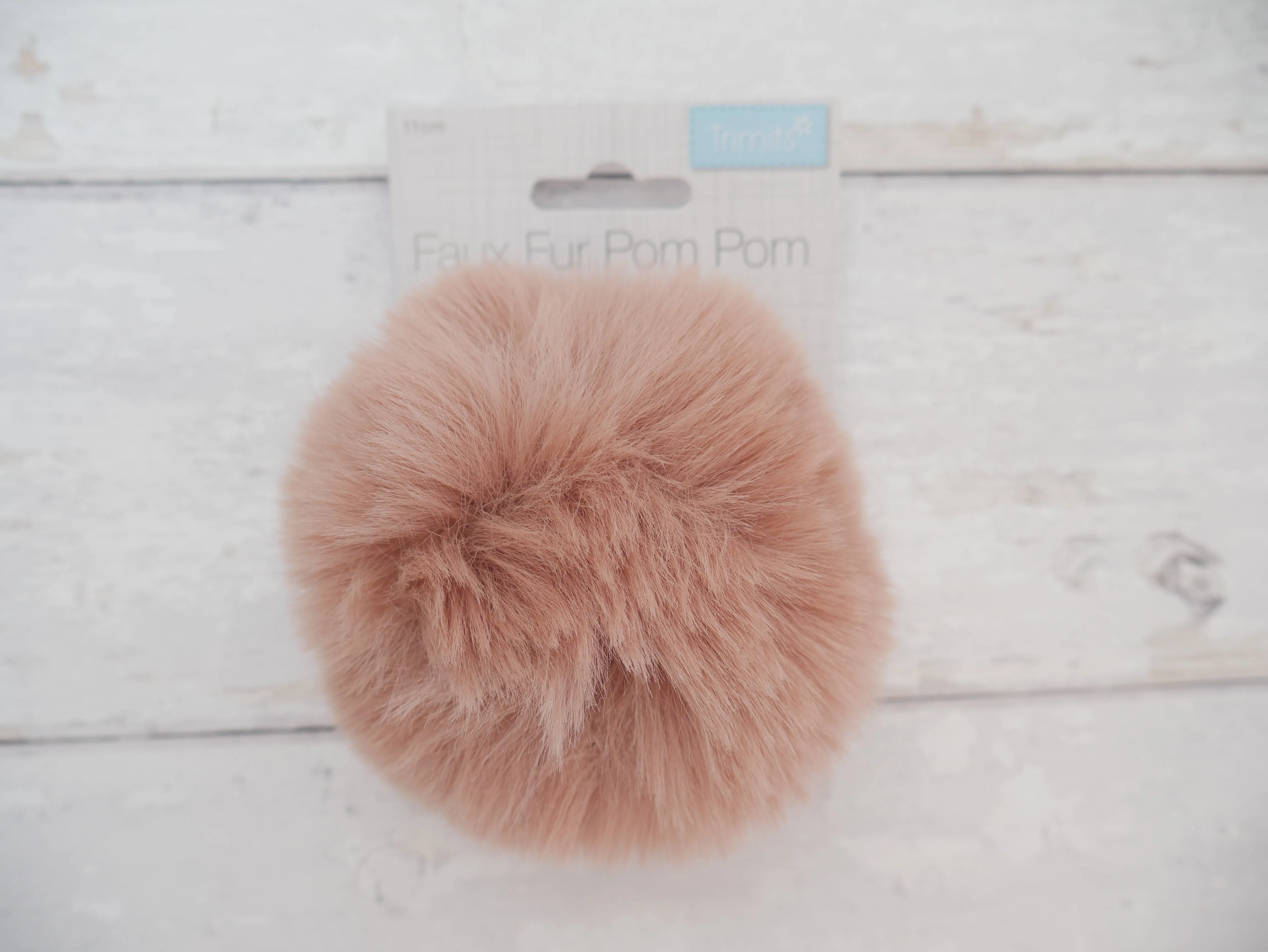 Fur Pom Pom, Blush