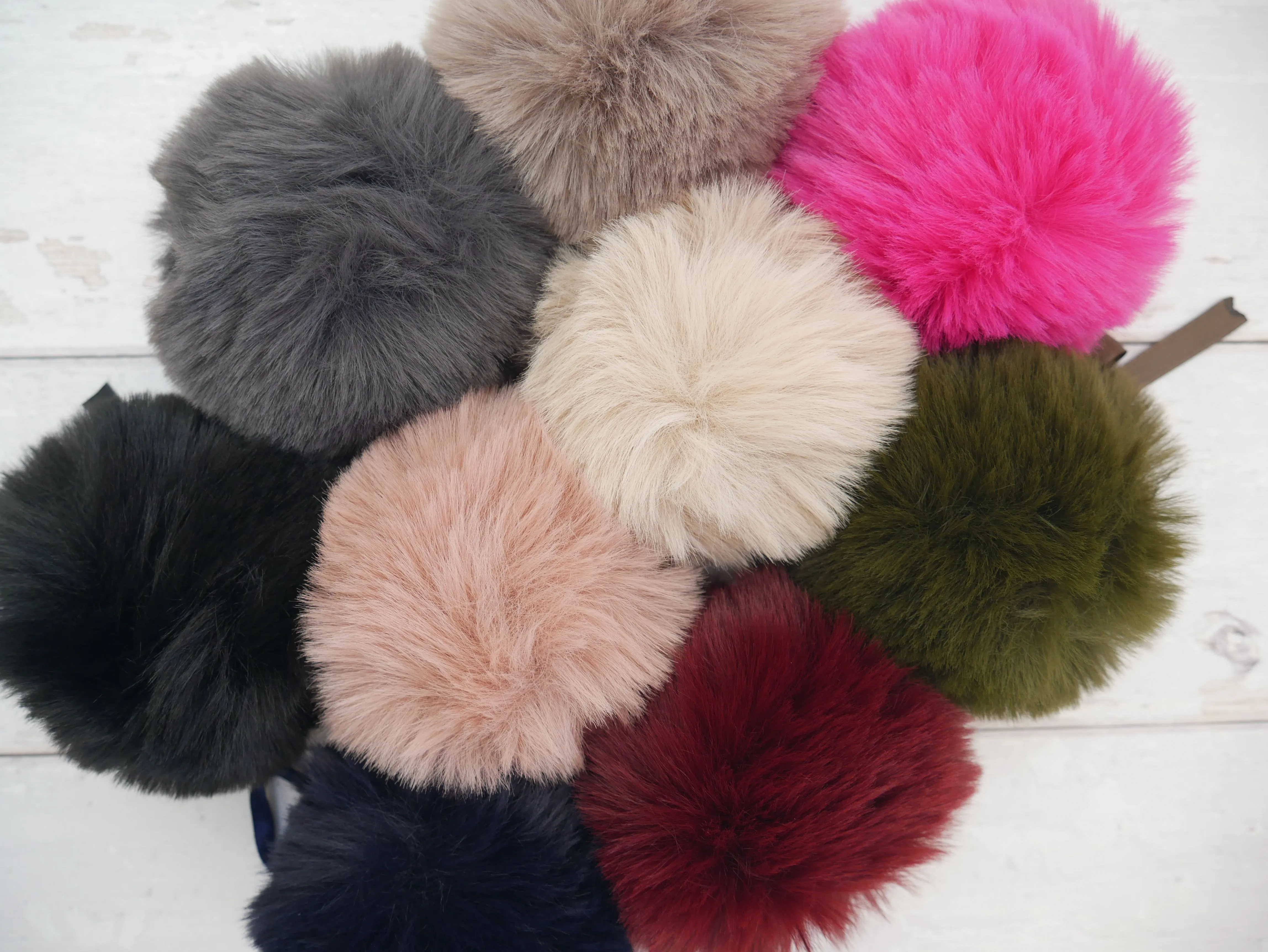 Fur Pom Pom, Blush