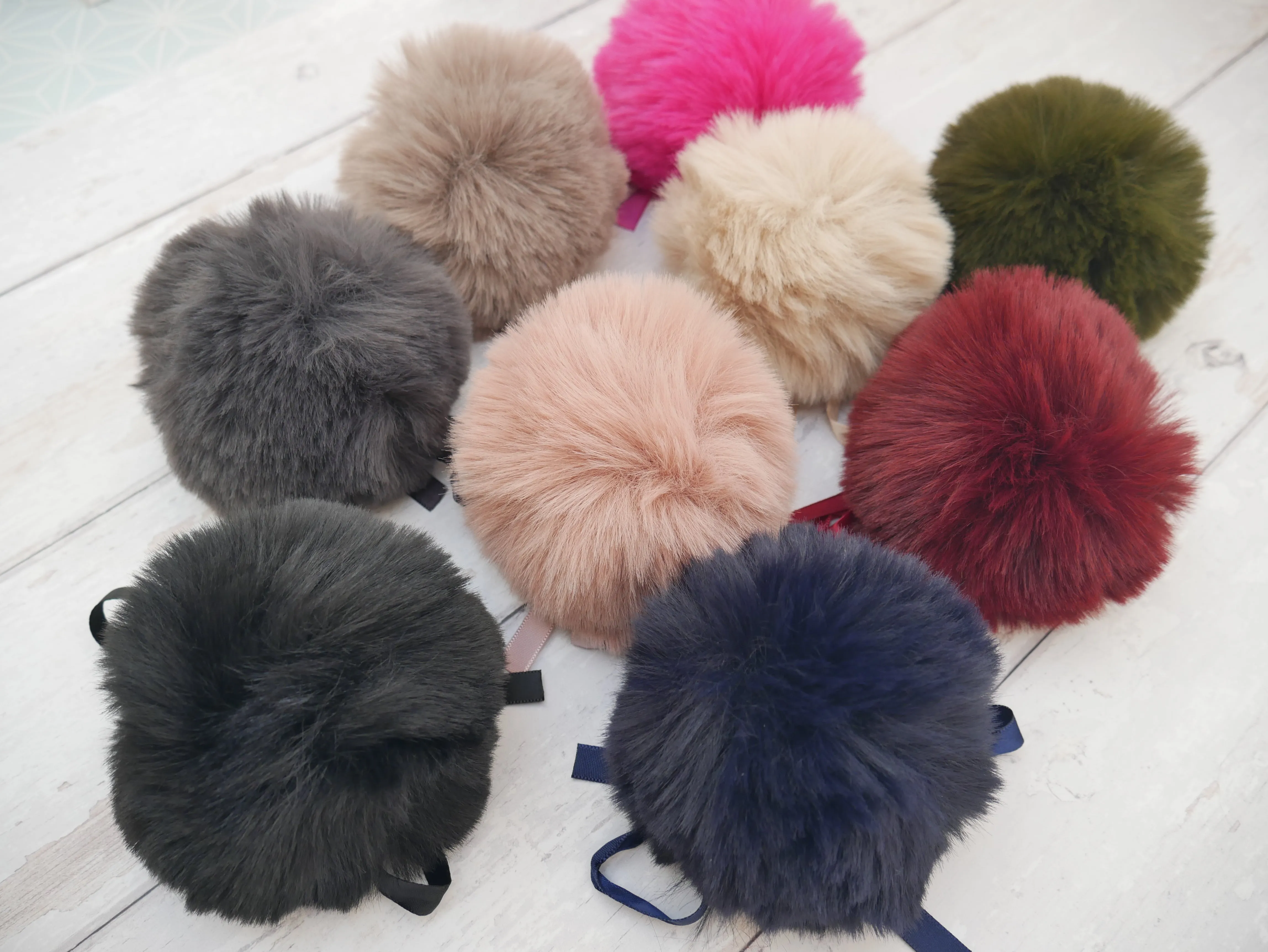 Fur Pom Pom, Blush