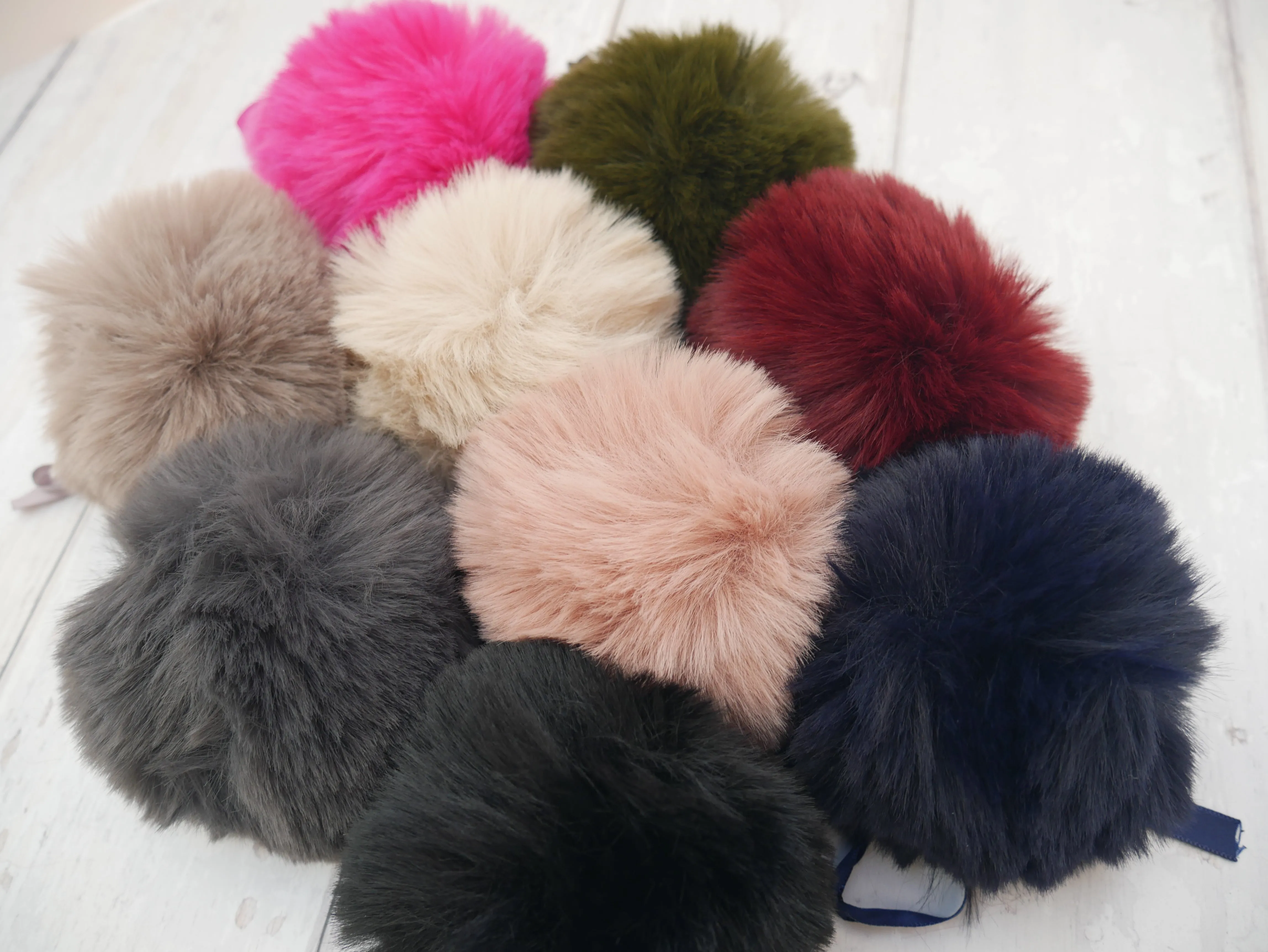Fur Pom Pom, Blush