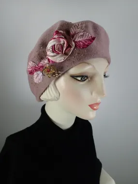 Womens dusty mauve pink beret. French Beret Hat. Felted Wool tam hat. Womens soft Casual Hat. Classic warm travel beret for women.