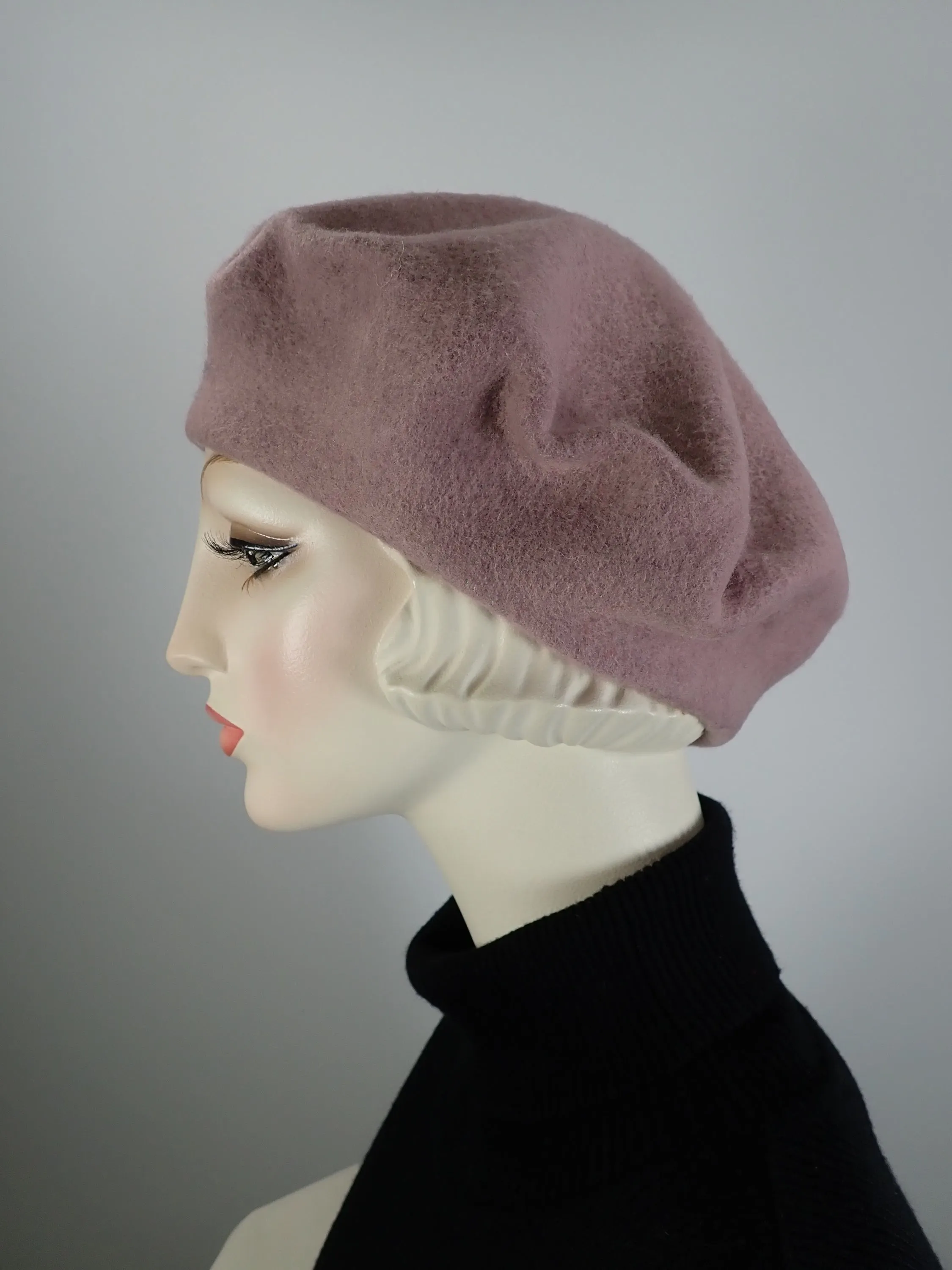 Womens dusty mauve pink beret. French Beret Hat. Felted Wool tam hat. Womens soft Casual Hat. Classic warm travel beret for women.